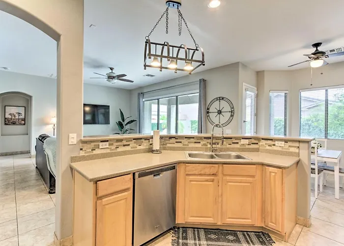 Private Pool & Hot Tub: Family In Phoenix! Holiday home *