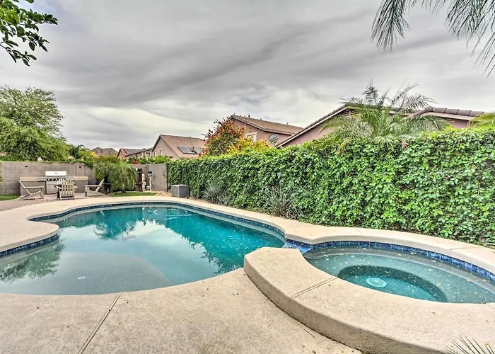 Private Pool & Hot Tub: Family In Phoenix!