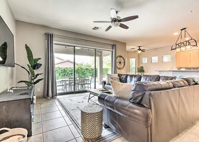 Private Pool & Hot Tub: Family In Phoenix! Holiday home *