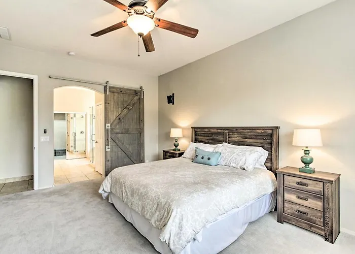 Private Pool & Hot Tub: Family In Phoenix!